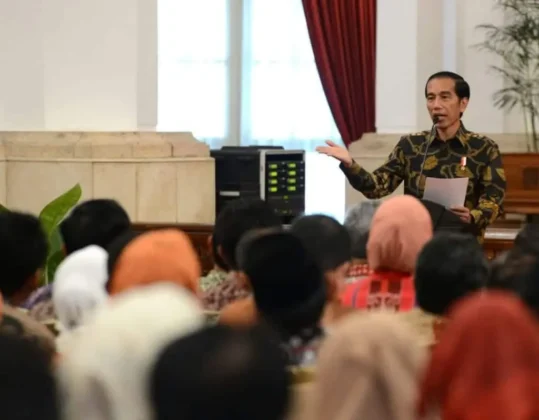 Presiden Jokowi Serahkan Penghargaan Adhikarya Pangan Nusantara