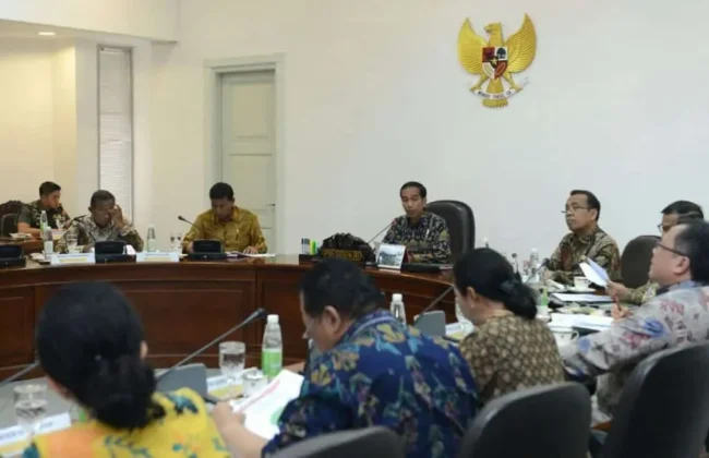 Presiden Jokowi: Lakukan Langkah Terobosan Atasi Permasalahan Industri Tekstil dan Produk Tekstil