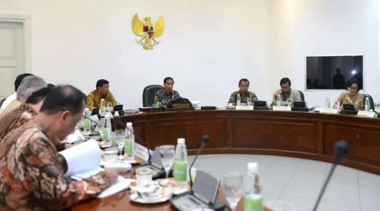 Presiden Jokowi: Lakukan Langkah Terobosan Atasi Permasalahan Industri Tekstil dan Produk Tekstil