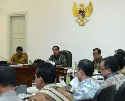 Presiden Jokowi: Lakukan Langkah Terobosan Atasi Permasalahan Industri Tekstil dan Produk Tekstil