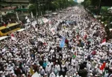 Silang Monas Padat, Massa Aksi Damai Terus Bergerak dari Bundaran HI