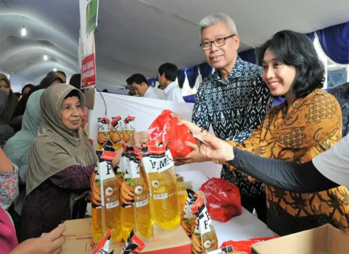 Kemenkop Gelar Pasar Murah dan Bazaar Ramadhan