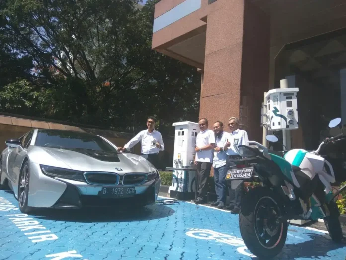 BMW i8 Coba SPLU PLN Disjaya