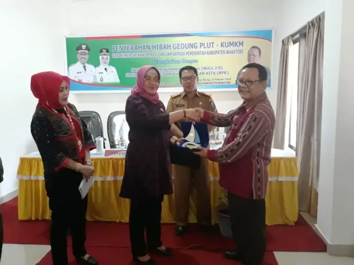 Kemenkop UKM Hibahkan Gedung PLUT-KUMKM Kepada Pemkab Wakatobi