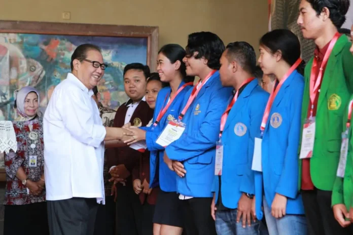 Gandeng 59 Perguruan Tinggi, Kemenkop Luncurkan Gerakan Mahasiswa Pengusaha