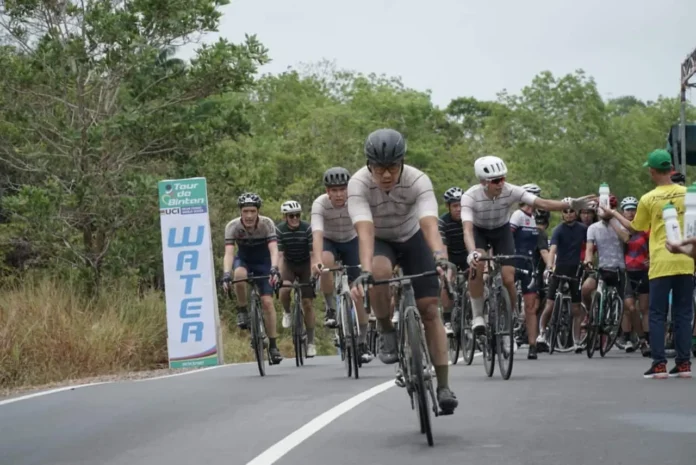 Diguyur Hujan, Tour de Bintan 2019 Tetap Meriah dengan Tari Melayu