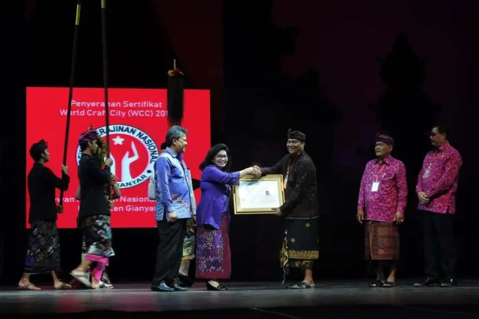 Mufidah Jusuf Kalla Dorong Gianyar Kembangkan Produk Kerajinan