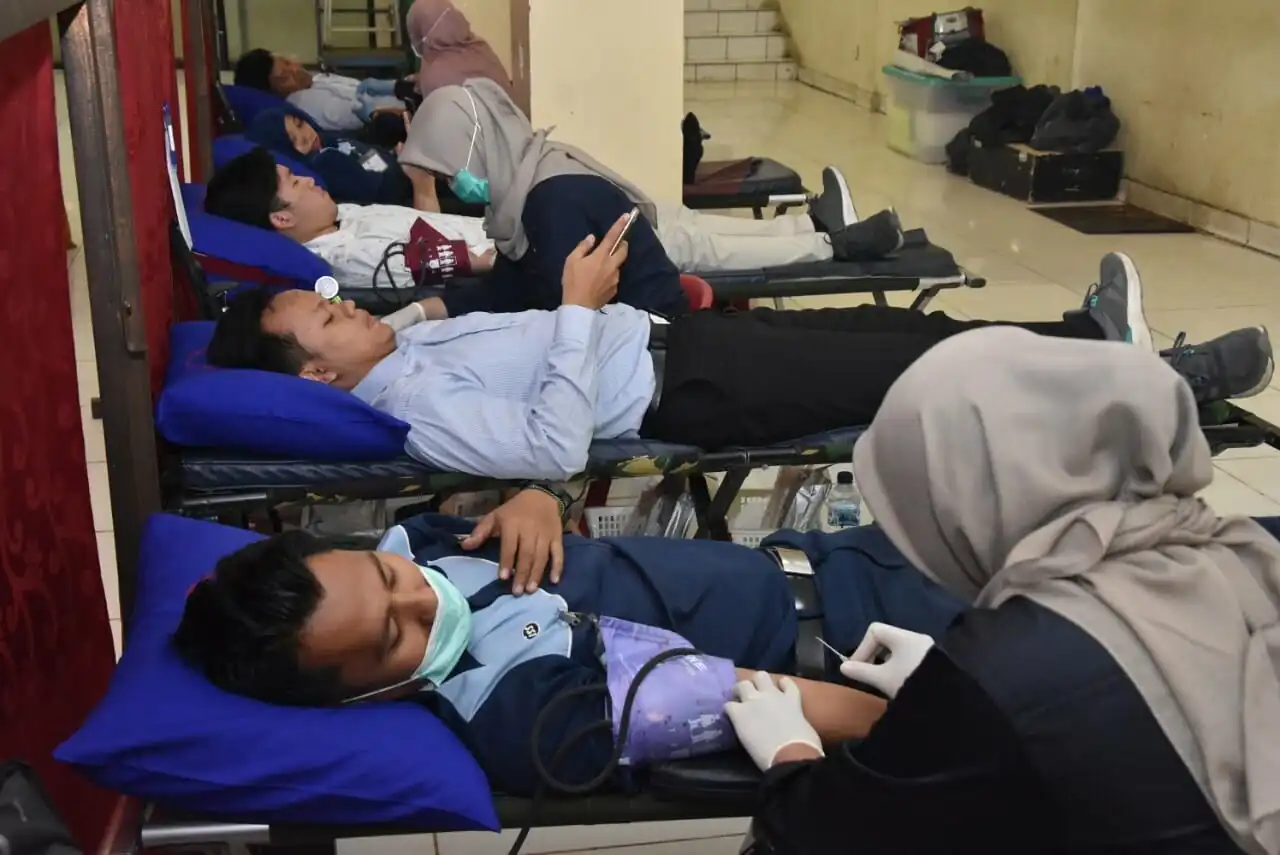 Rangkaian HUT Ke-34, UMB Peduli Gelar Pemeriksaan Kesehatan, Donor Darah dan Sunatan Massal