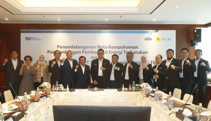 Kolaborasi BUMN, PLN dan Semen Indonesia Teken MoU untuk Mendorong Penggunaan Energi Bersih