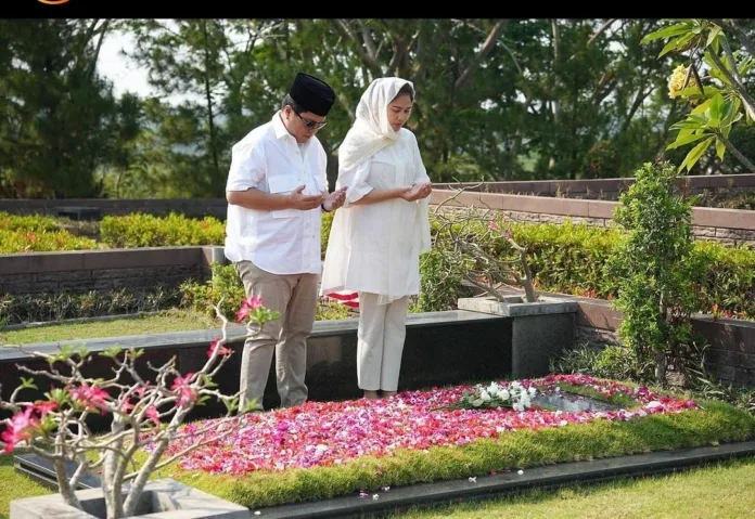 Ziarah Makam Ayah Dinilai Pertanda Erick Thohir Siap Cawapres