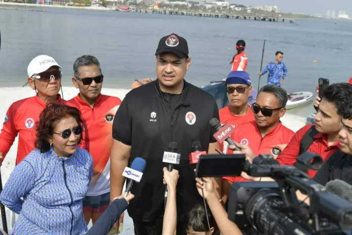 Menpora Lepas Atlet Stand Up Paddle ke Kejuaraan Dunia di Pattaya Thailand