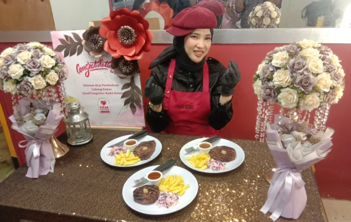 'Red Koki' Henny Maria Siap Manjakan Pencinta Kuliner, Hadirkan Steak Twogether di Radio Dalam